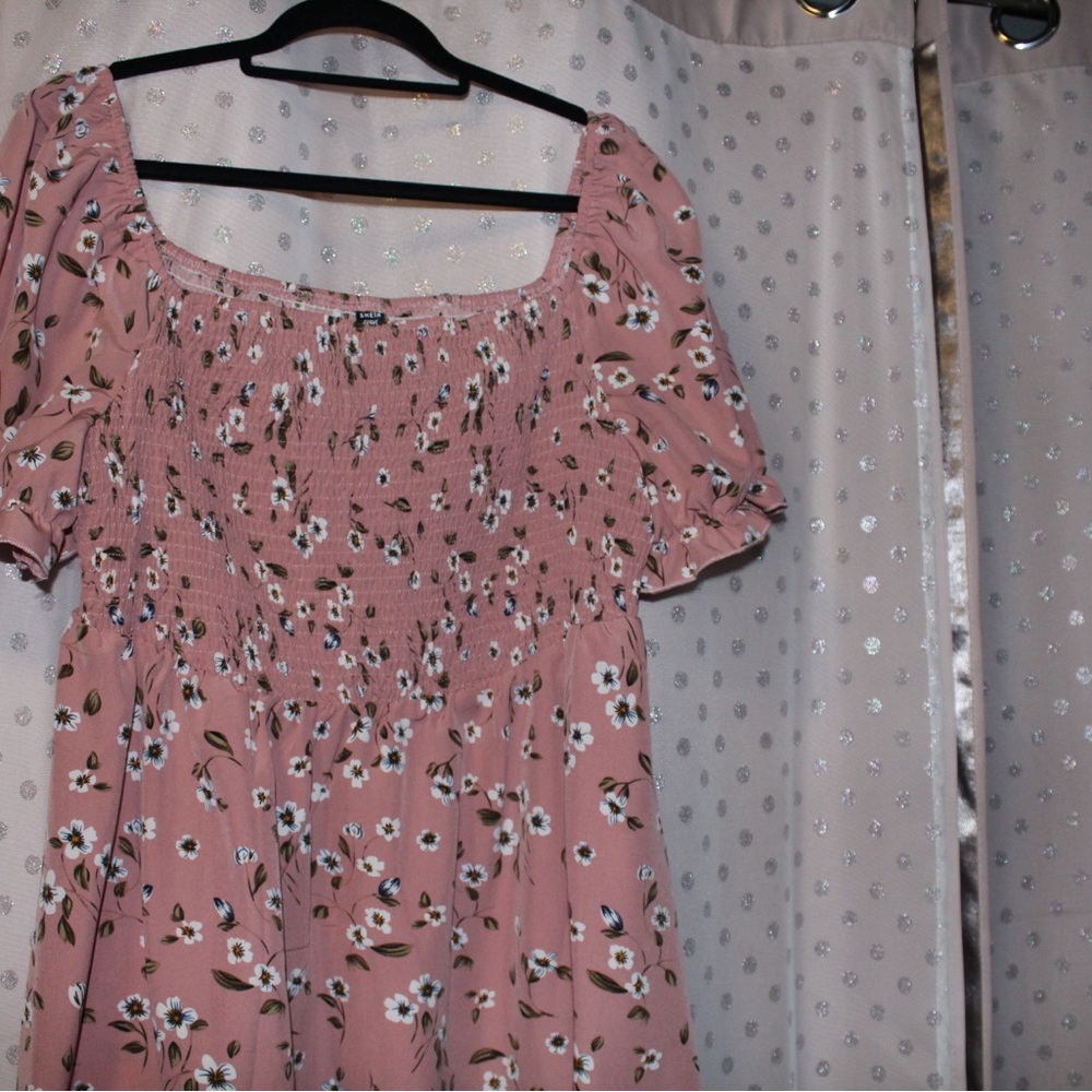 SHEIN flower top